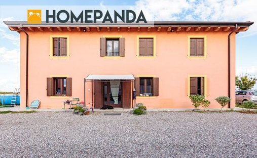 Country House in Mirandola, Emilia-Romagna, Italy 1