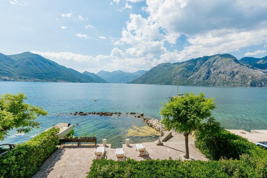 House in Dobrota, Kotor Municipality, Montenegro 3 - 13942106