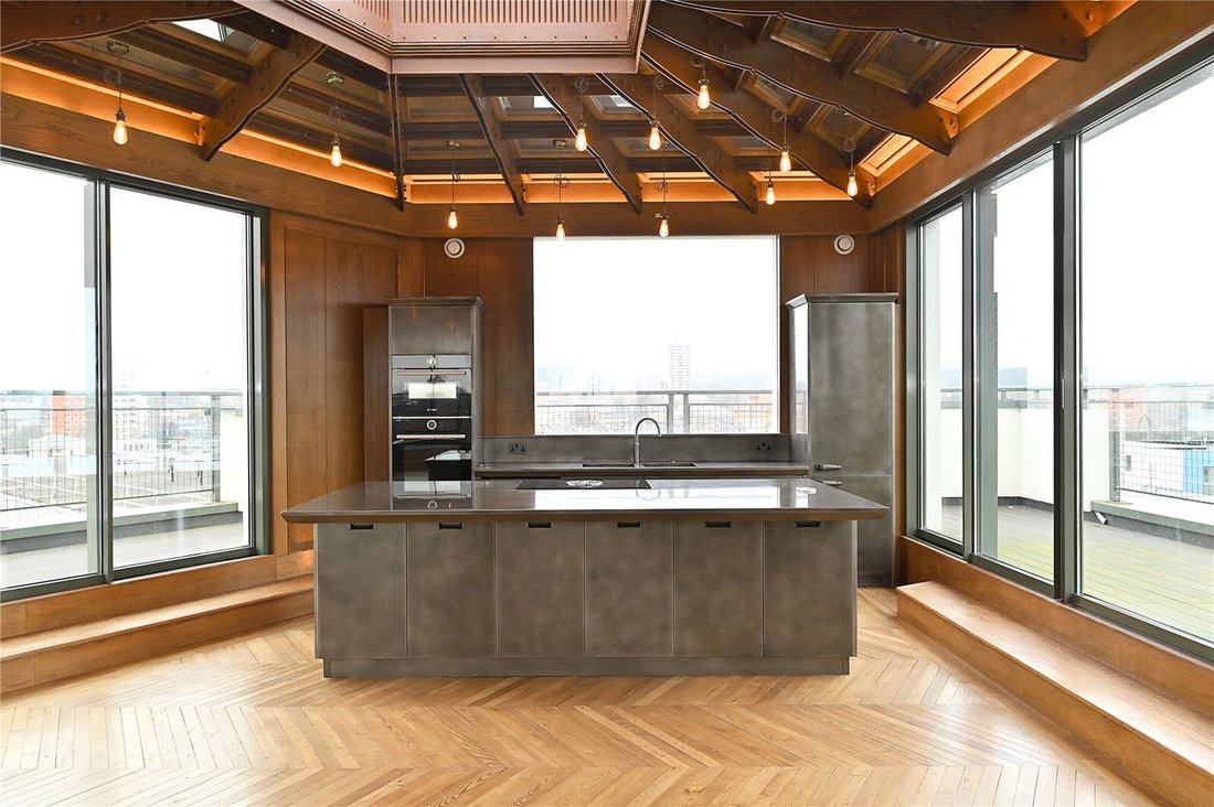 Apartment in Kentish Town, Camden, England 2 - 13941540