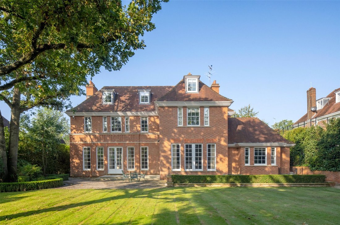 House in Hampstead Garden Suburb, Barnet, England 3 - 13941722