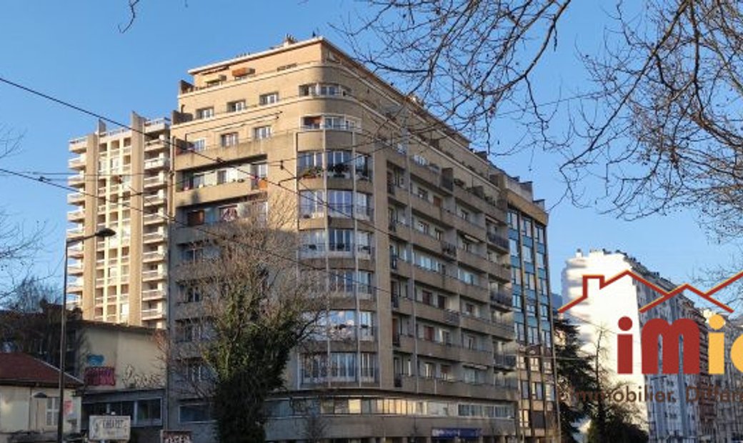 Grenoble Apartment In Grenoble, Auvergne Rhône Alpes, France For Sale