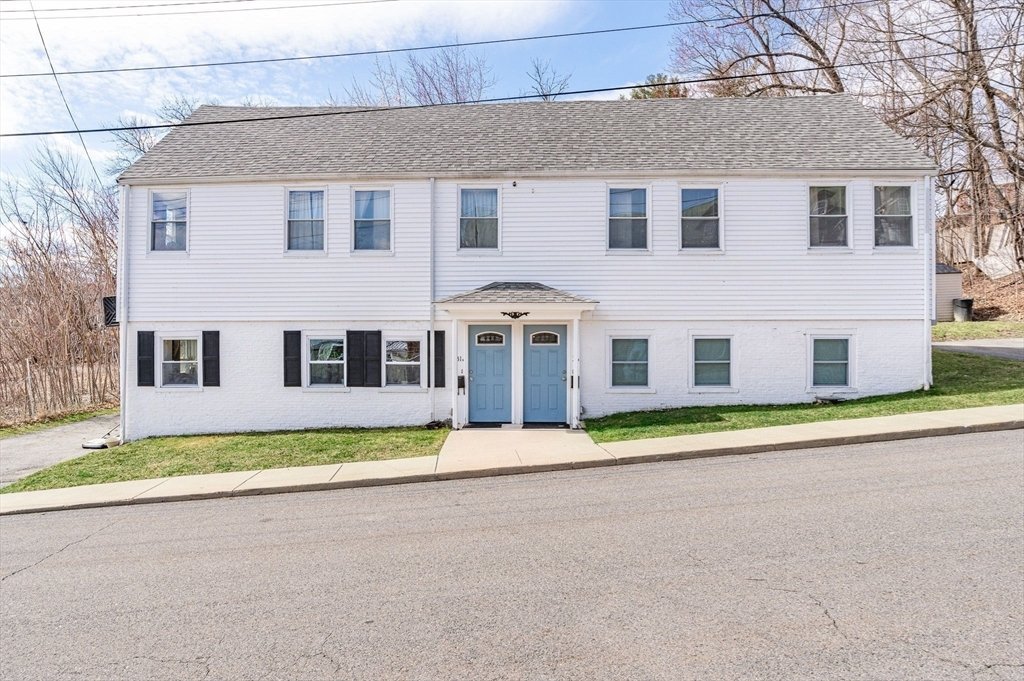 6 Bedrooms Duplex In Amesbury, Massachusetts, United States For Sale