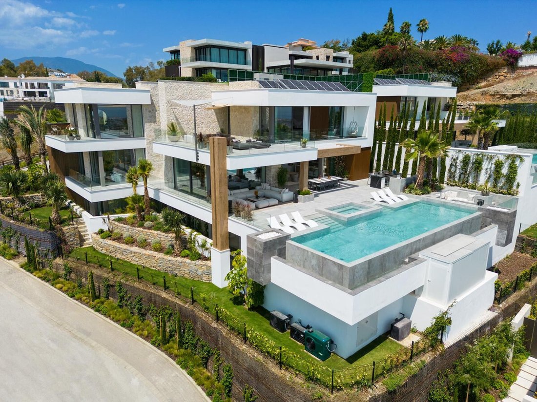 Villa in La Quinta, Benahavis, Andalusia 1 - 13949000