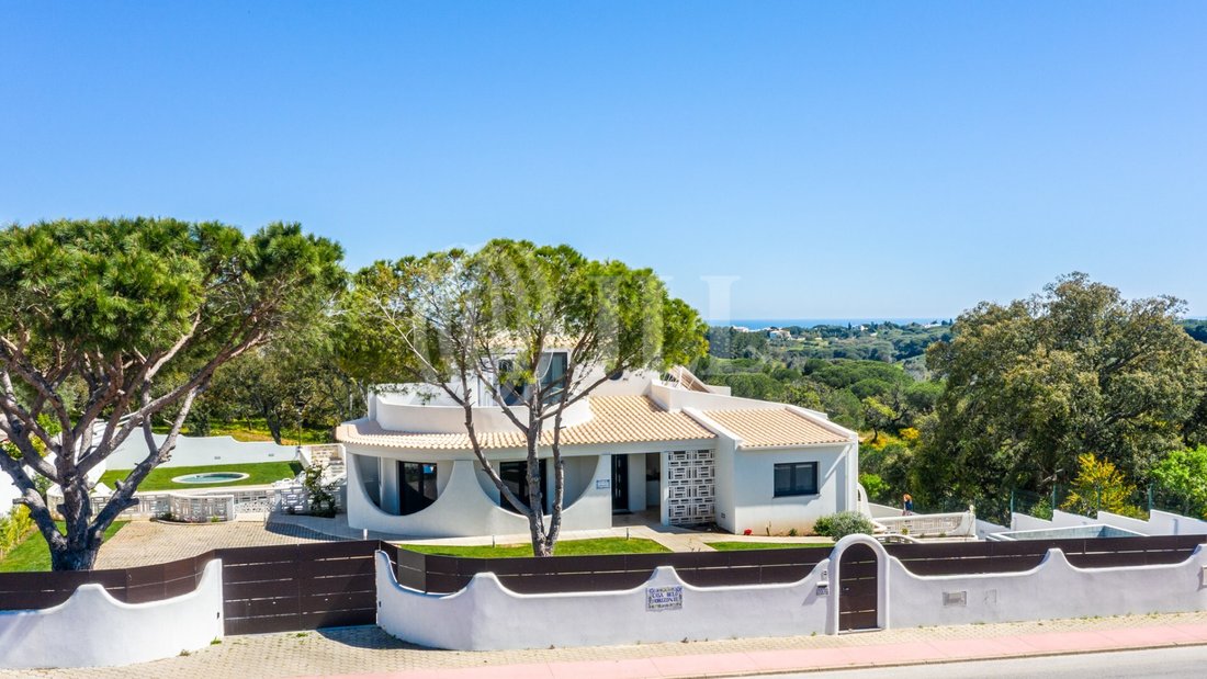 House 6 Bedrooms Sale Lagoa In Porches, Algarve, Portugal For Sale