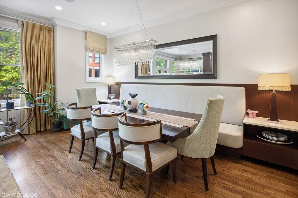 Luxurious Retreat Along Kinzie Park's In Chicago, Illinois, United