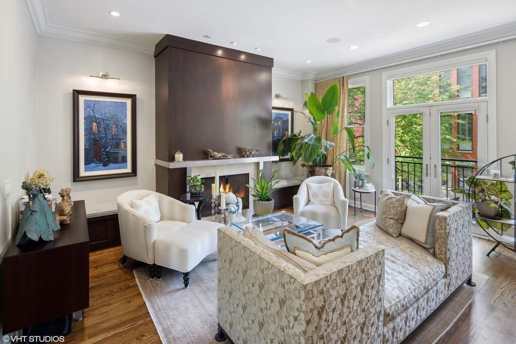 Luxurious Retreat Along Kinzie Park's In Chicago, Illinois, United