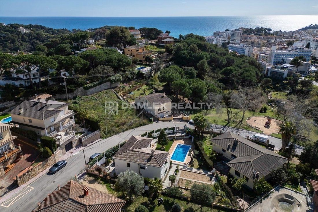 House in Lloret de Mar, Catalonia, Spain 2 - 13946096