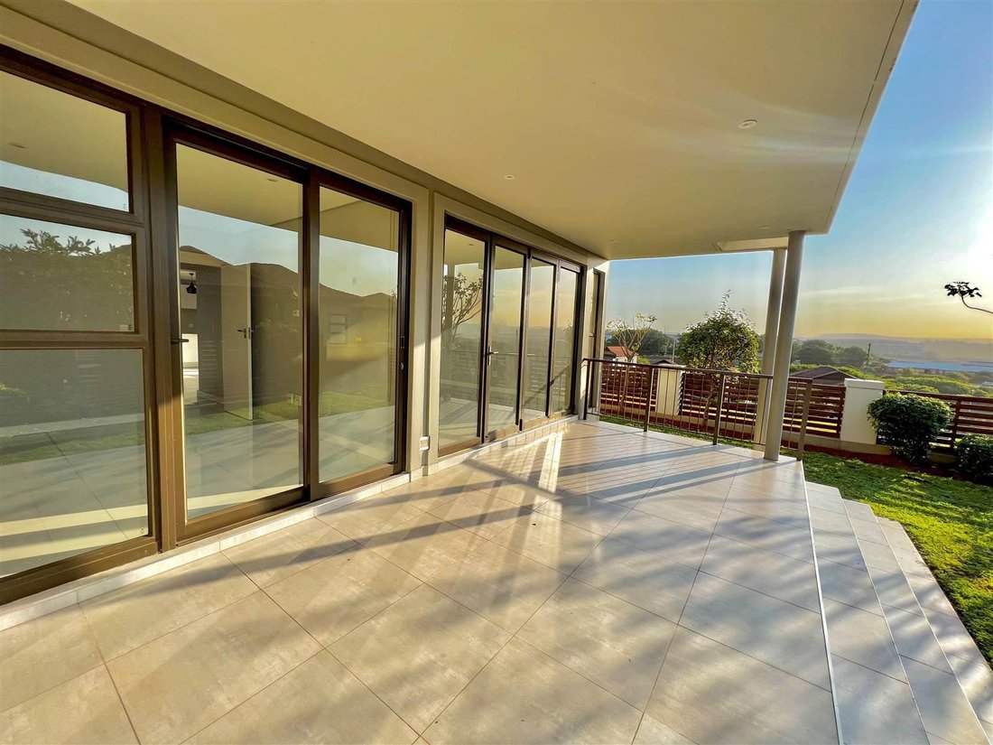 Townhouse in La Lucia, KwaZulu-Natal, South Africa 5 - 13953838
