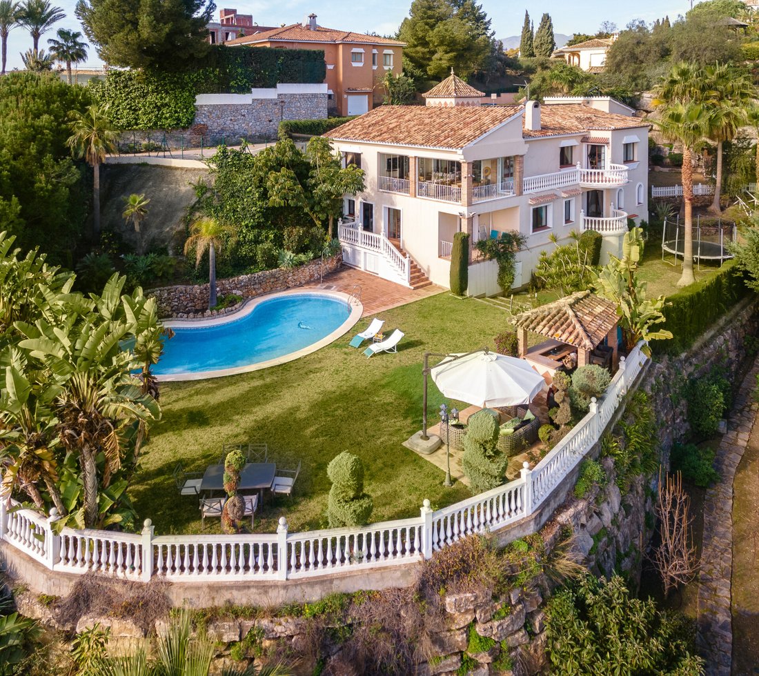 Villa in El Paraíso, Benahavis, Spain 1 - 13952516