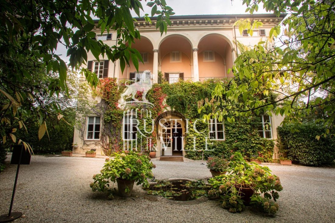A Timeless Aristocrat’s Dream: 14th-Century Tuscan Villa of Whispering Gardens & Golden Light