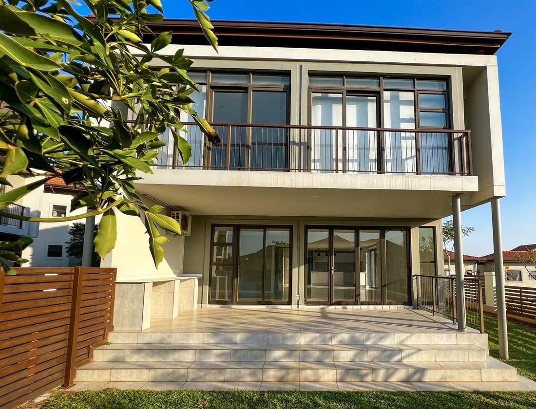 Townhouse in La Lucia, KwaZulu-Natal, South Africa 3 - 13953838
