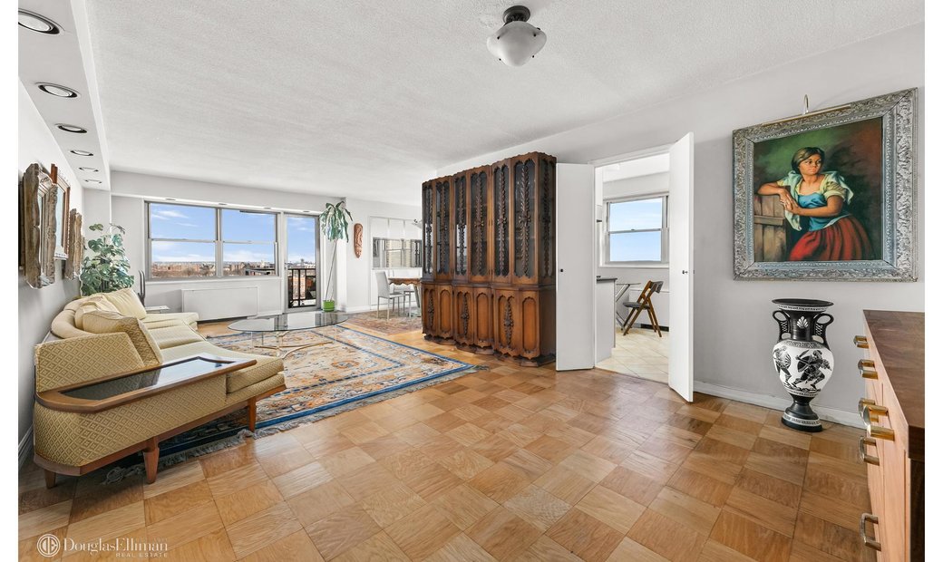 Coop Queens In New York, New York, United States For Sale (13949892)