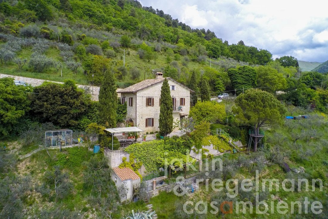 House in Spoleto, Umbria, Italy 4 - 13950135