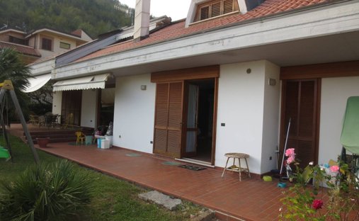 Villa in Borgo Solestà-Campo Parignano, Ascoli Piceno, Marche 1