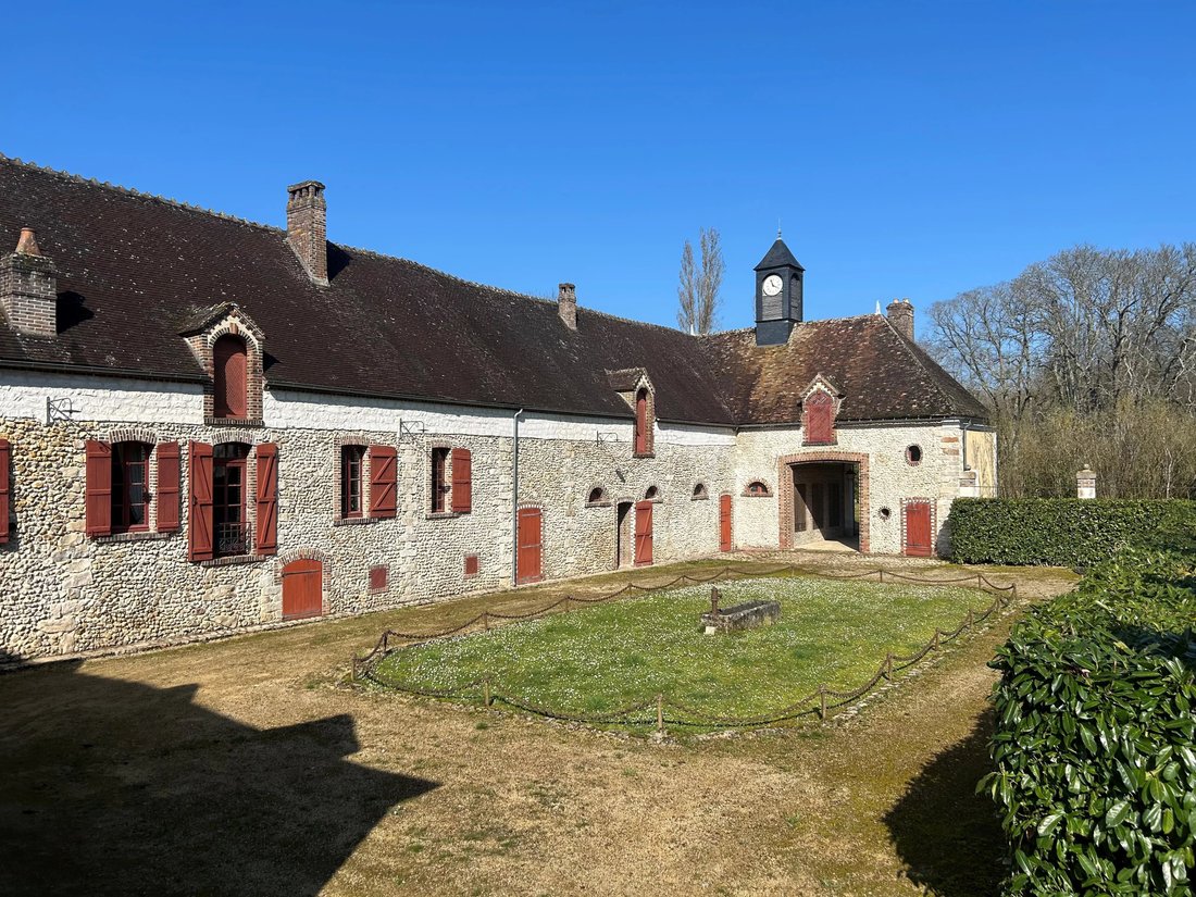 Near Joigny A Delightful 18th In Joigny, Bourgogne Franche Comté