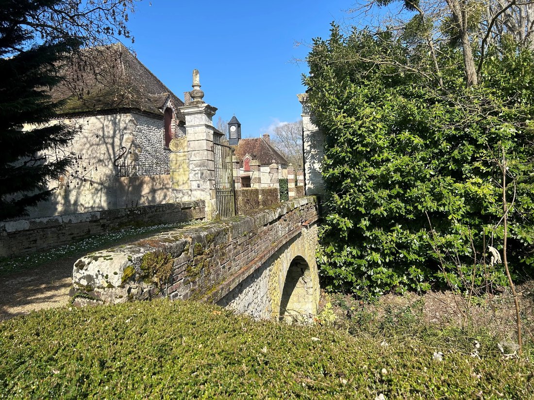 Near Joigny A Delightful 18th In Joigny, Bourgogne Franche Comté