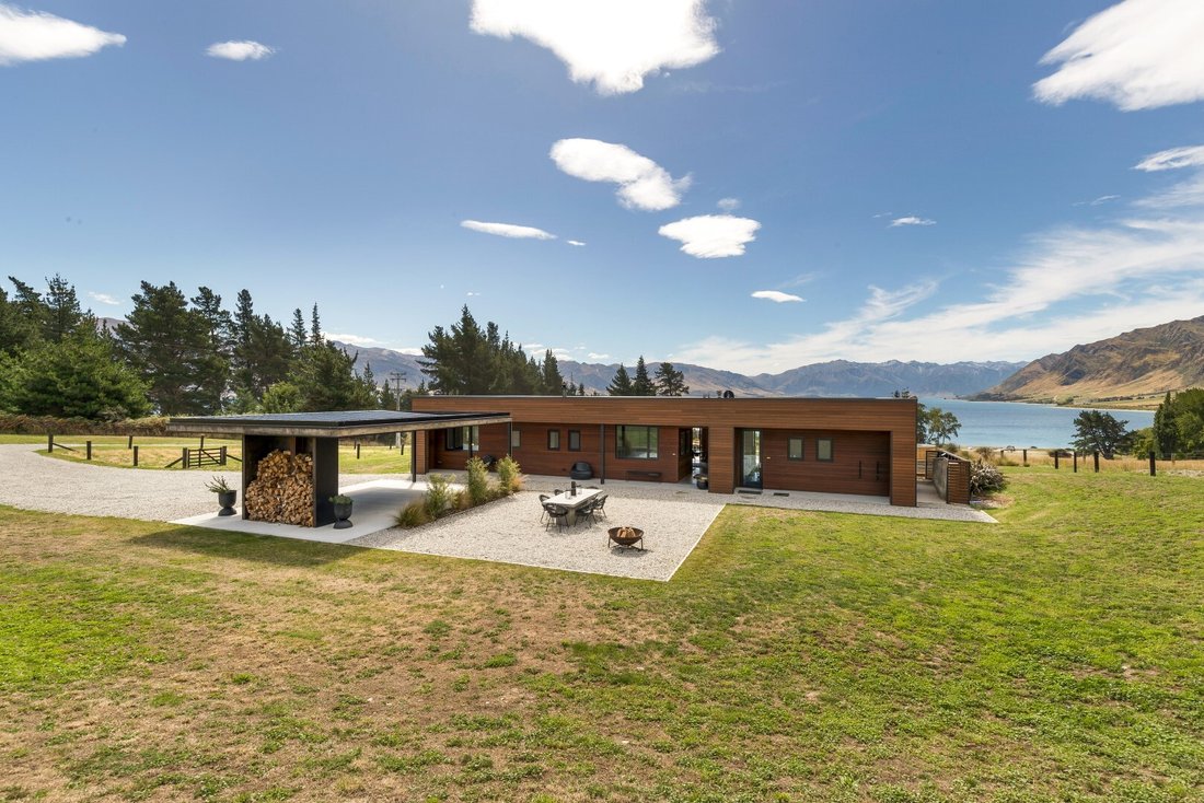 Lake Views And Land With Serenity And Style. In Gladstone, Otago, New