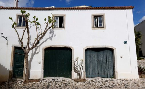 Townhouse in Paco de Arcos, Lisbon, Portugal 1