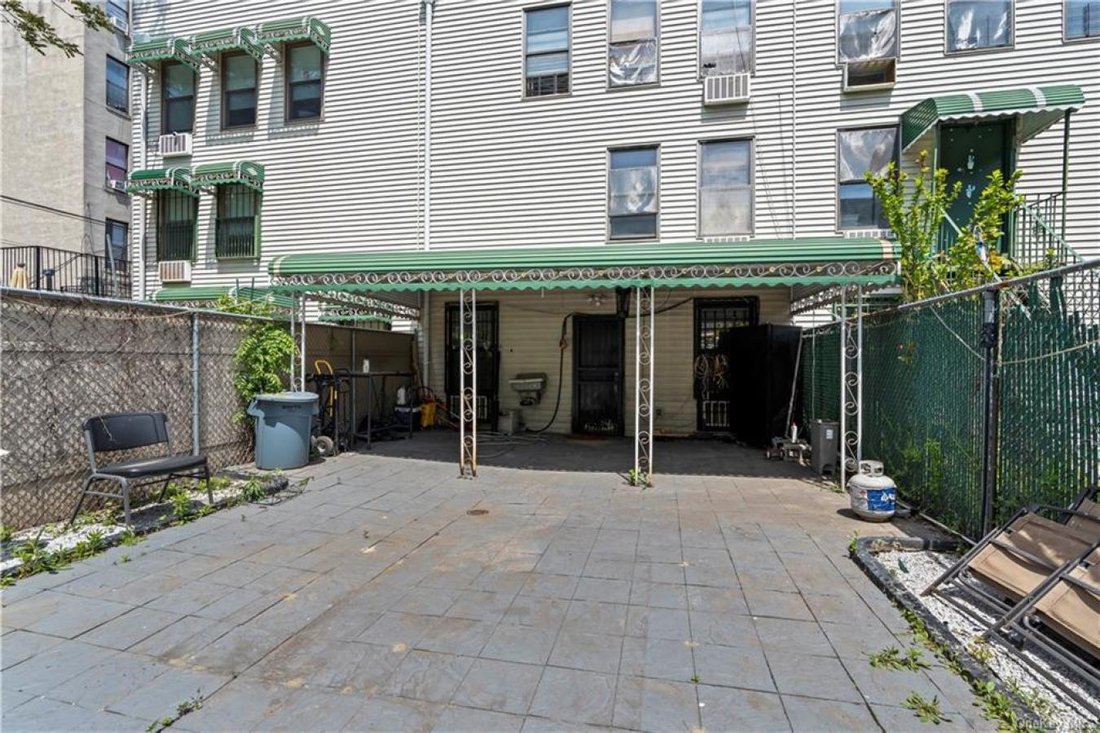 House in New York, New York, United States 2 - 13961321