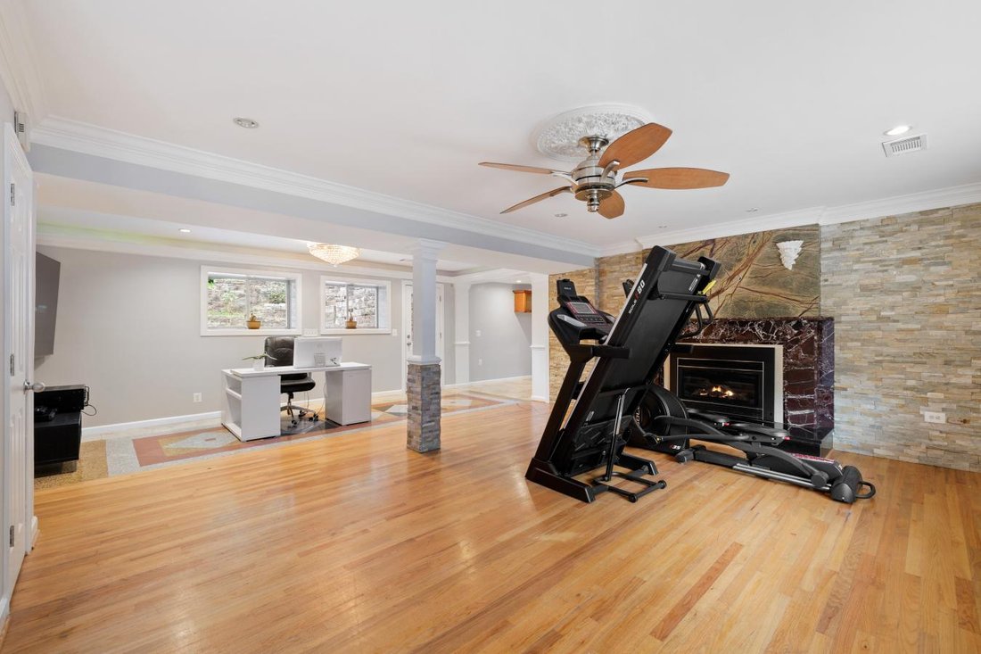 House in Idylwood, Virginia, United States 4 - 13961344