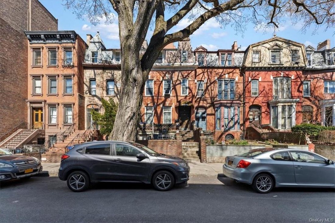 House in New York, New York, United States 1 - 13961164