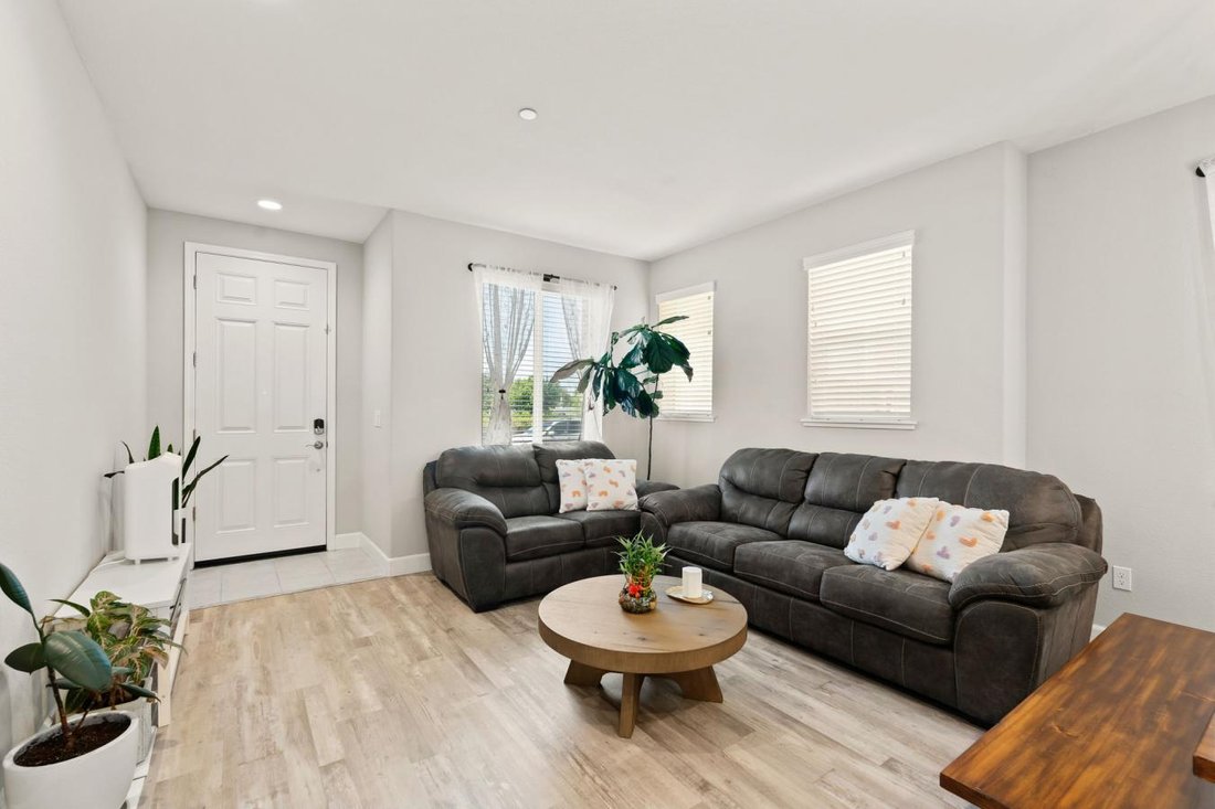 House in Suisun City, California, United States 5 - 13961754