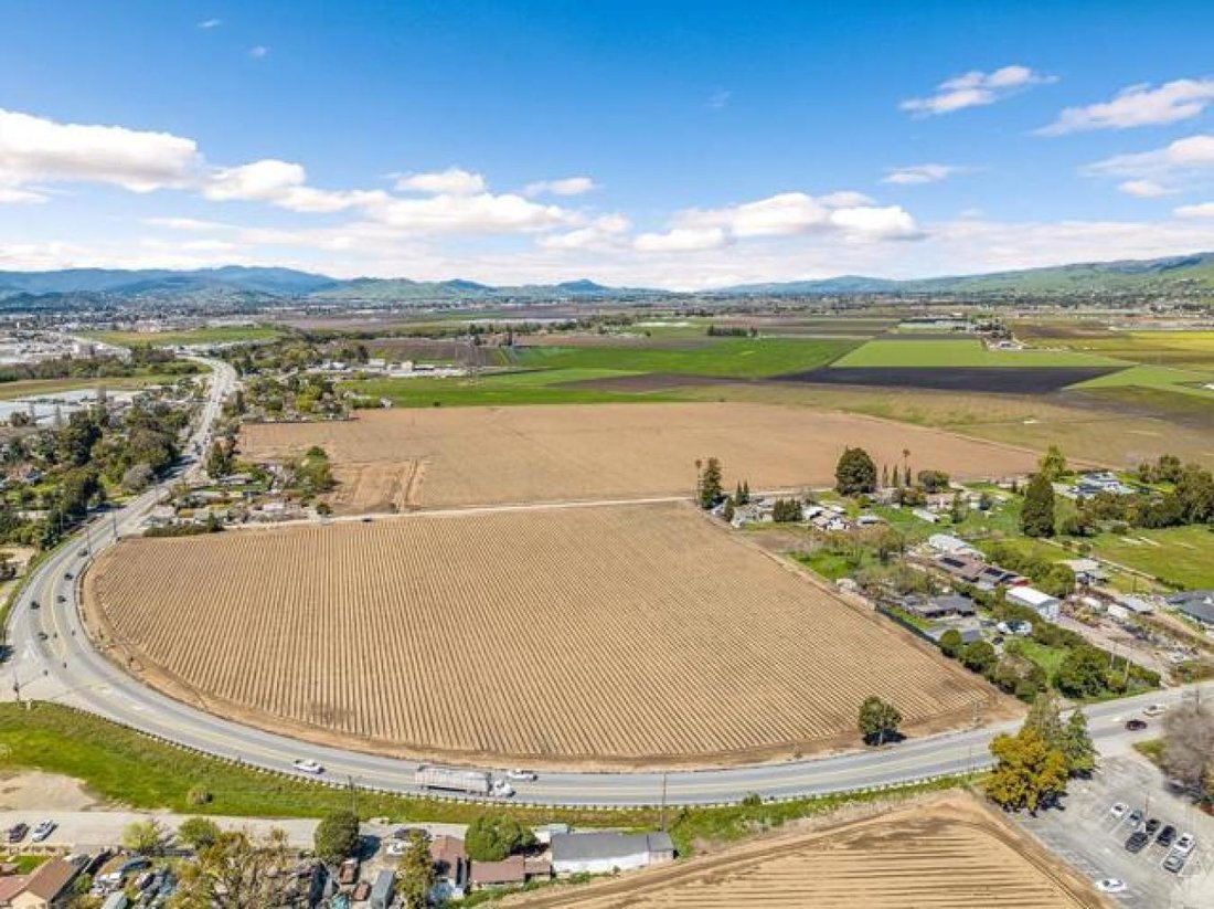 House in Gilroy, California, United States 2 - 13961680