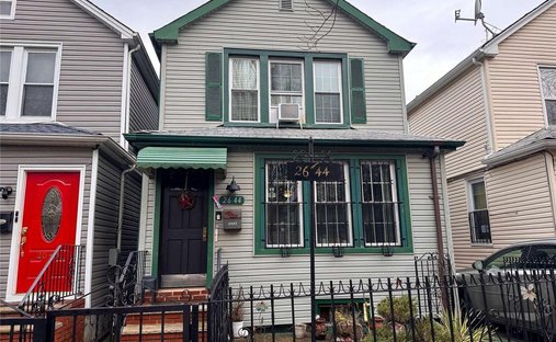 House in New York, New York, United States 1