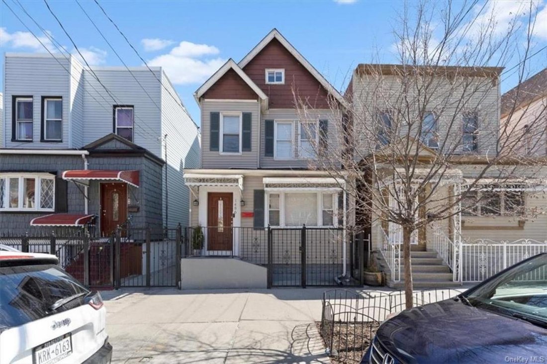 House in New York, New York, United States 1 - 13961247