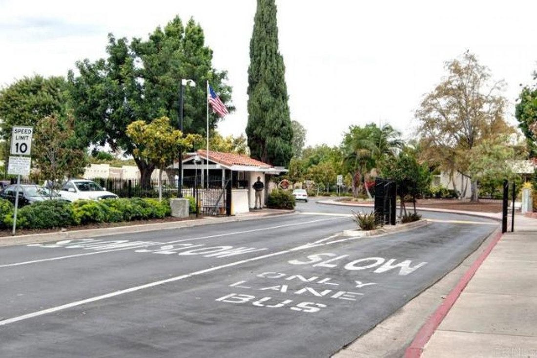Condo in Laguna Woods, California, United States 5 - 13960917