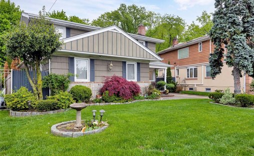House in Bayside, NY, United States 1