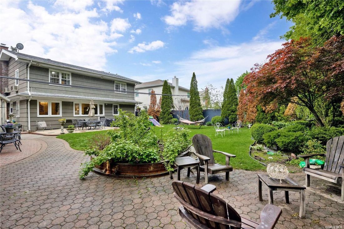 House in Bayside, NY, United States 3 - 13961139