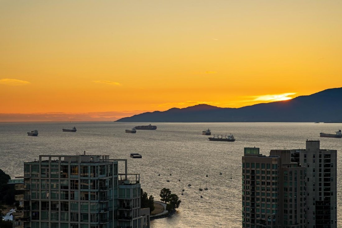 Condo in Vancouver, British Columbia, Canada 2 - 13960792