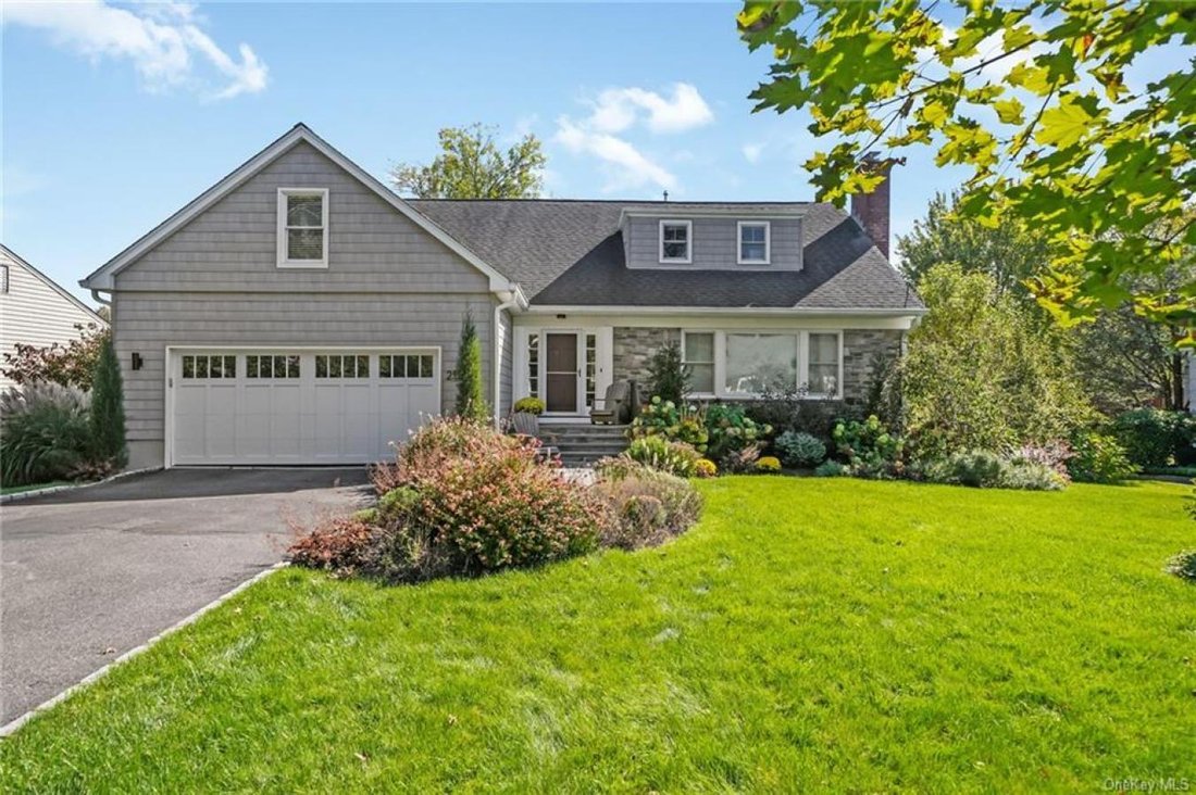 House in White Plains, New York, United States 2 - 13961419