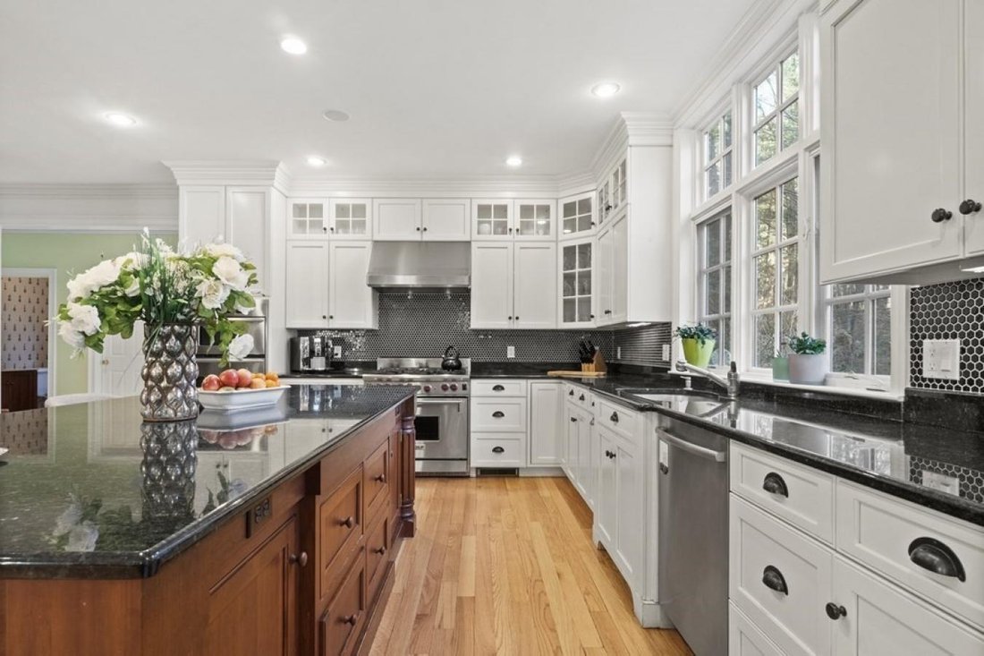 House in Weston, Massachusetts, United States 5 - 13961702