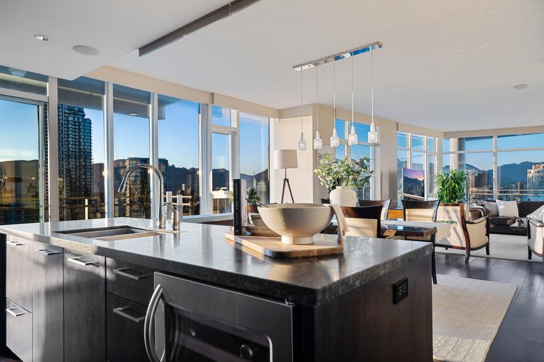 Condo in Vancouver, British Columbia, Canada 4 - 13960792