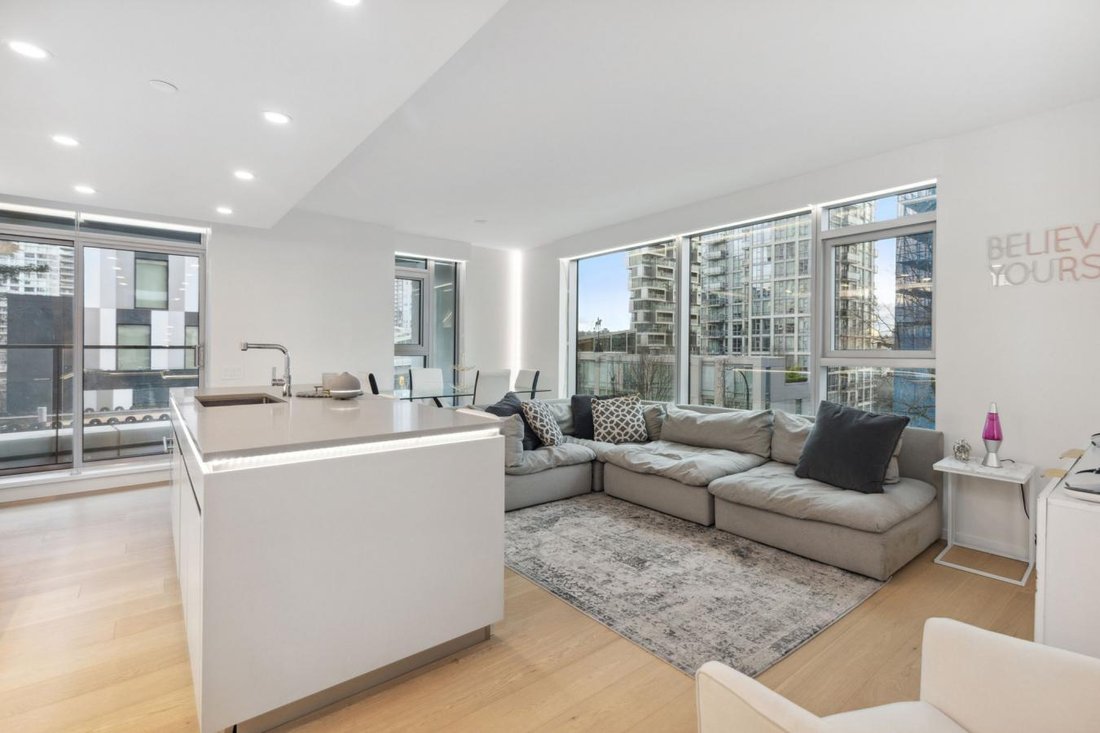 House in Vancouver, British Columbia, Canada 2 - 13960350