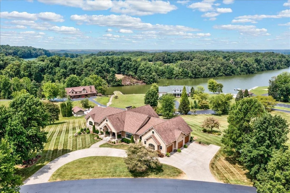 House in Whitesville, Kentucky, United States 1 - 13961051
