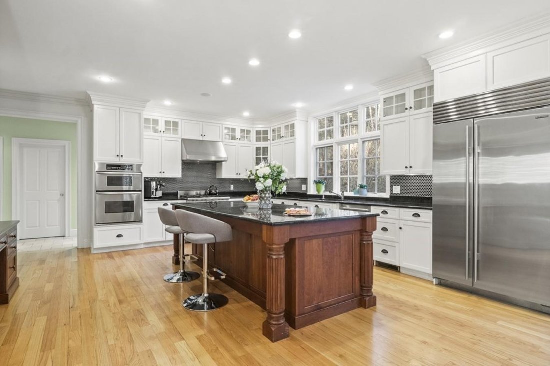 House in Weston, Massachusetts, United States 4 - 13961702