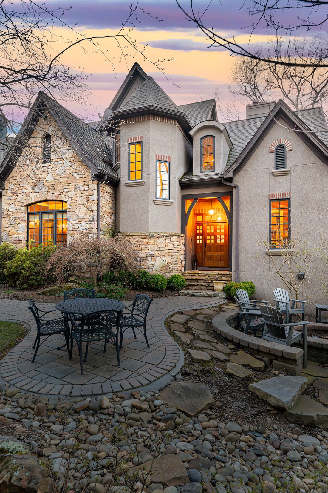 5 Bedrooms Single Family Detached In Candler, North Carolina, United