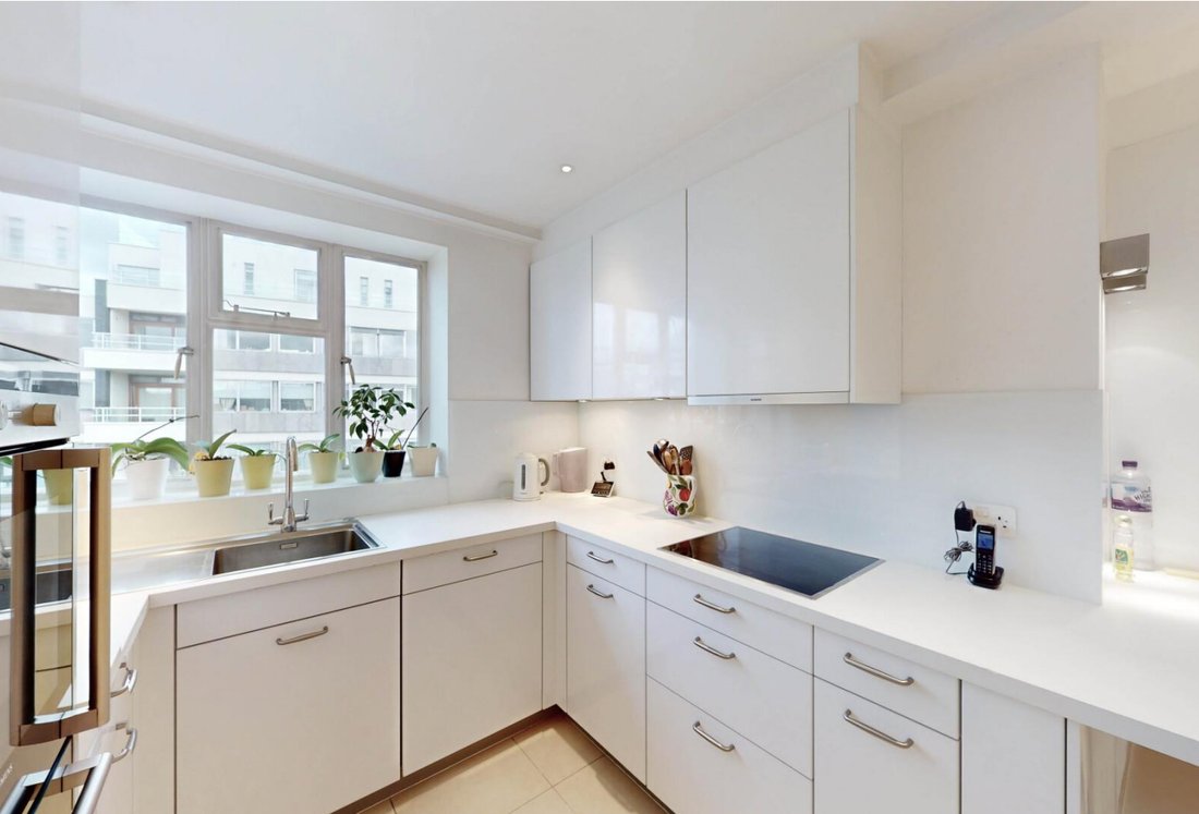 Condo in Primrose Hill, Camden, England 2 - 13962102