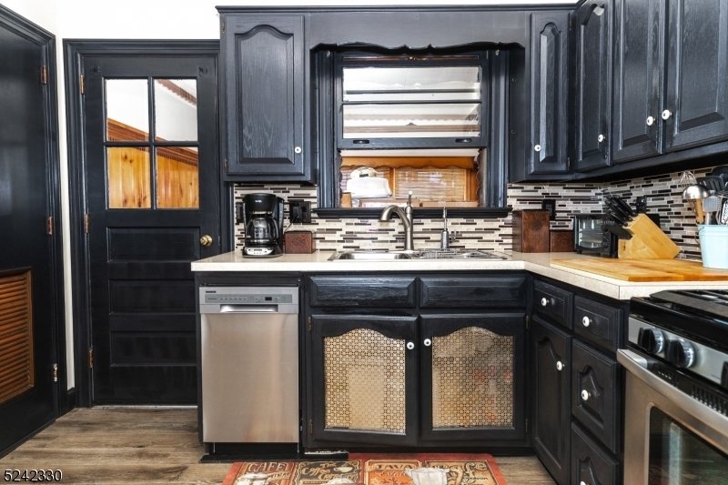 795 5th St, Secaucus Town, Nj, 07094 In Secaucus, New Jersey, United