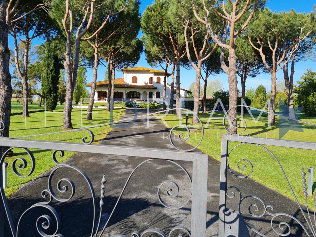 Villa in Pietrasanta, Tuscany, Italy 3 - 13969941