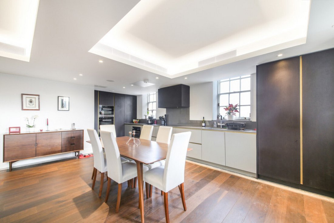 Apartment in Richmond Upon Thames, England 1 - 13319471