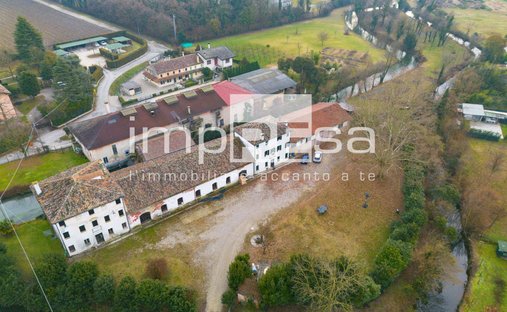 Country House in Tiepolo, Veneto, Italy 1