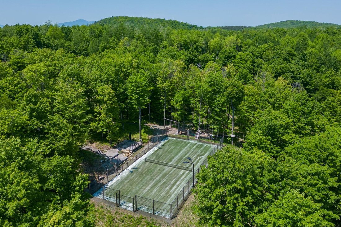 Sainte Catherine De Hatley, In Sainte Catherine De Hatley, Quebec