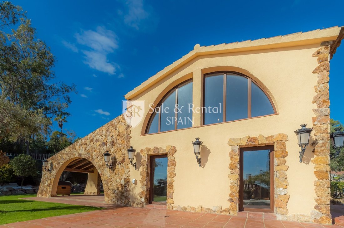 Chalet in Blanes, Catalonia, Spain 3 - 13964103