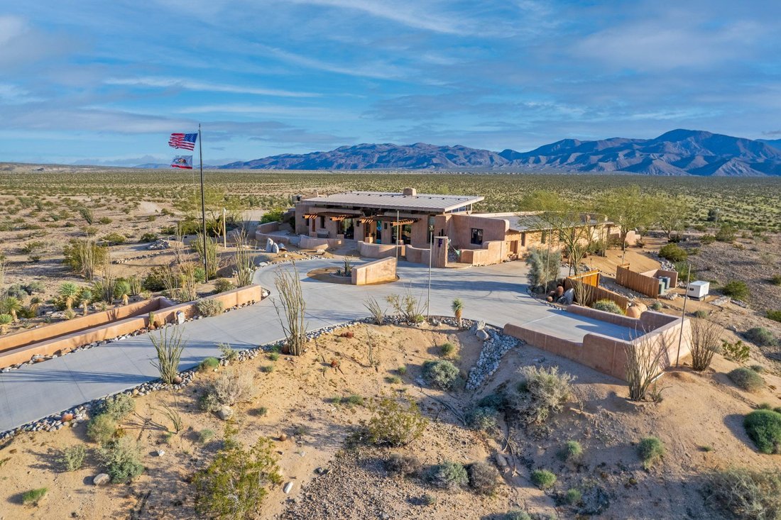 5 Bedrooms Single Family Detached In Borrego Springs, California