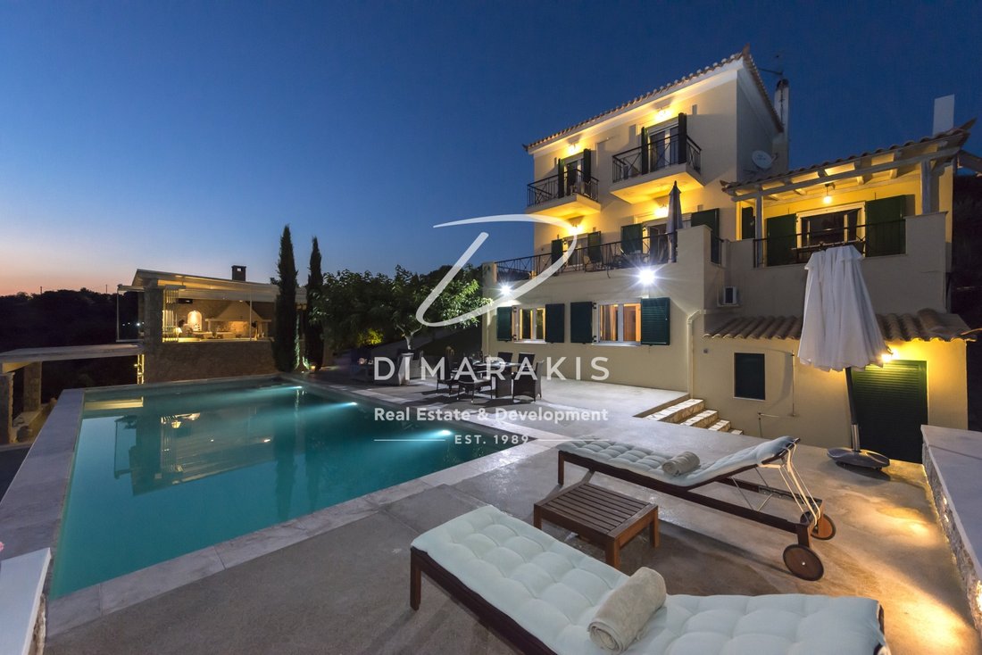 Villa in Koinotita Kranidiou, Kranidi, Greece 1 - 13972344