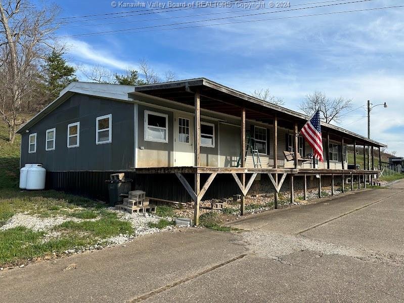 3 Bedrooms Mobile/Manufactured Home In Sandyville, West Virginia